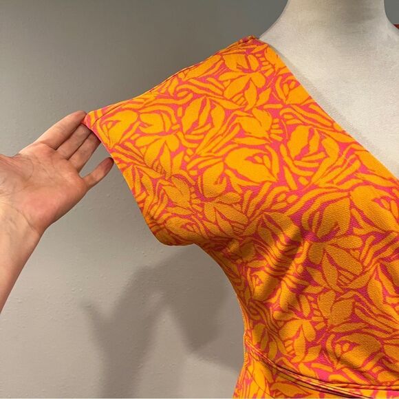 Nine West fake wrap flutter sleeves mini Dress size small NWOT - Picture 3 of 13